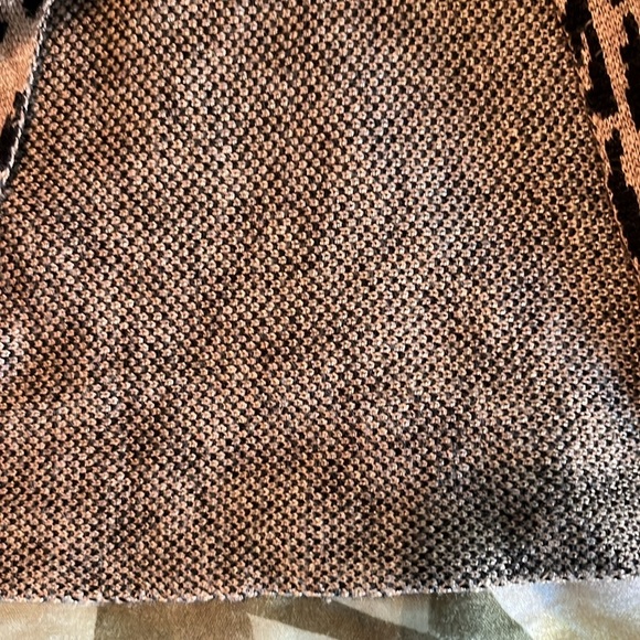 Leopard cape with sleeves - Picture 4 of 7